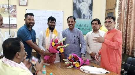 भाजपा नोएडा महानगर द्वारा “एक भारत, श्रेष्ठ भारत” अभियान के लिए एक महत्वपूर्ण बैठक आयोजित की गई।