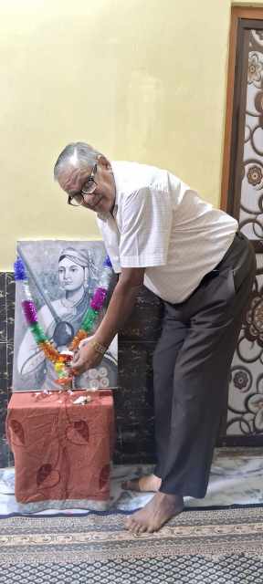 भारतीय जन महासभा के अध्यक्ष सहित कार्यकर्ताओं ने झांसी की रानी लक्ष्मीबाई की जयंती मनाई।