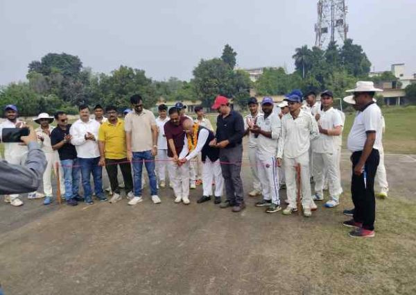 गाजीपुर डिस्ट्रिक्ट क्रिकेट लीग 2025 का हुआ श्रीगणेश, पहले मैच में अजंता-ए की टीम विजयी।
