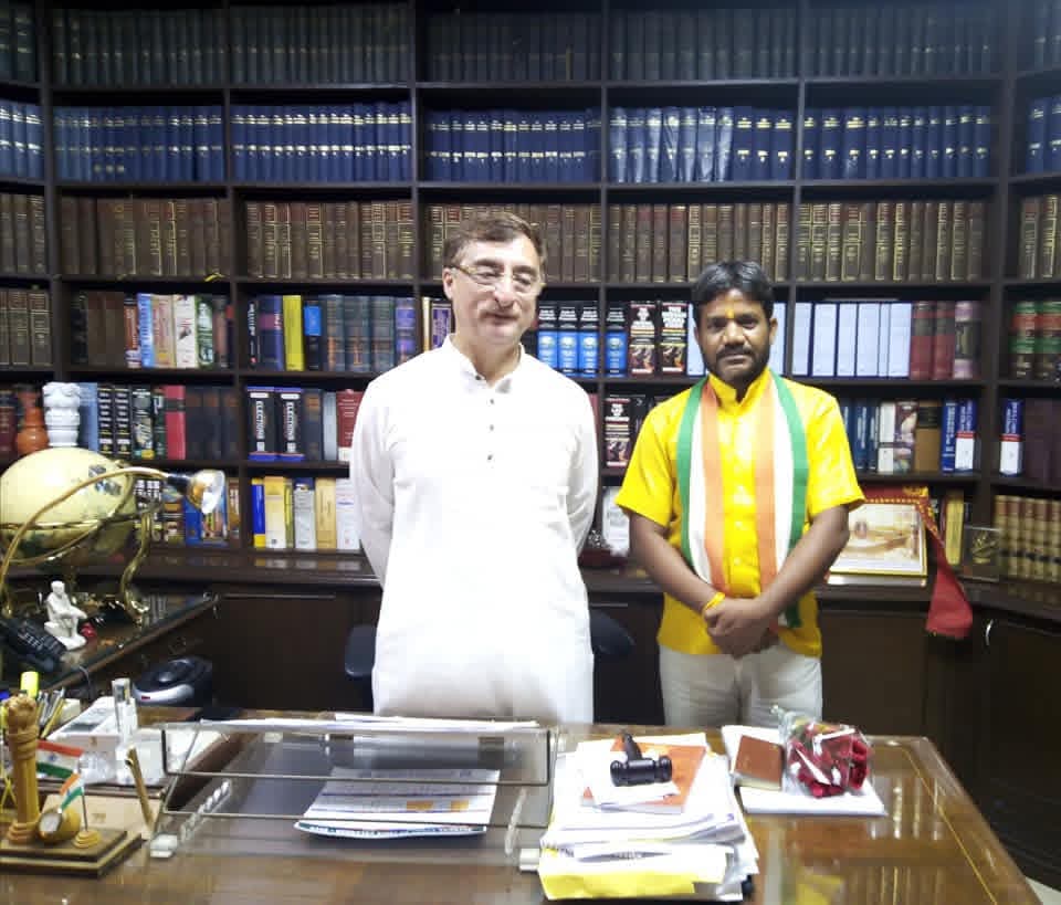 नवजवानों को अपने अतीत पर गर्व करना चाहिए : डॉ० राजेश शर्मा