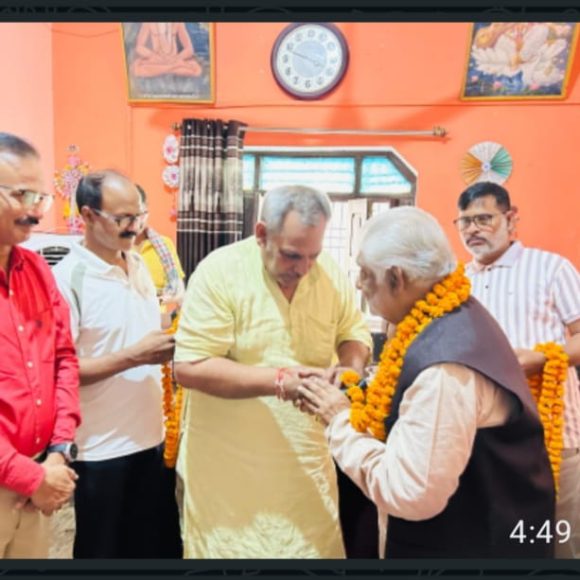 धारावाहिक भारत एक खोज सहित अनेक धारावाहिकों में कर चुके हैं काम