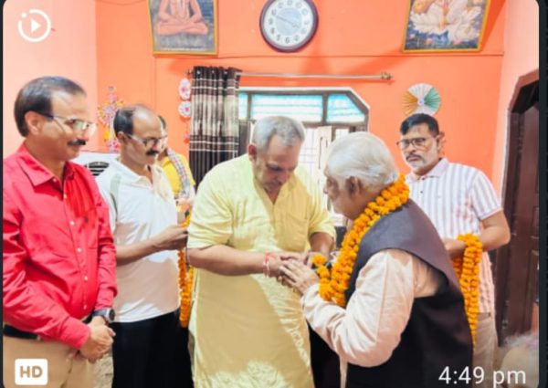 धारावाहिक भारत एक खोज सहित अनेक धारावाहिकों में कर चुके हैं काम
