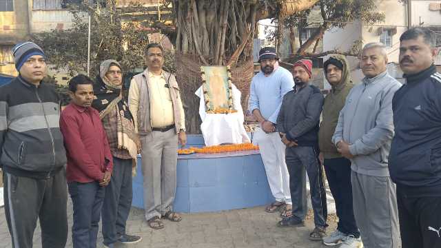 भारतीय जन महासभा के कार्यकर्ताओं&nbsp; द्वारा स्वामी विवेकानंद की जयंती विभिन्न स्थानों पर मनाई गई।
