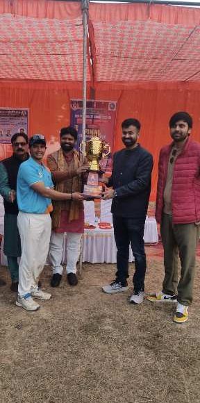 गाजीपुर डिस्ट्रिक्ट क्रिकेट लीग 2025-26 के फाइनल मैच में मवेरिक्स 110 रनों से विजयी ।
