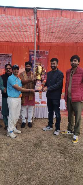 गाजीपुर डिस्ट्रिक्ट क्रिकेट लीग 2025-26 के फाइनल मैच में मवेरिक्स 110 रनों से विजयी ।