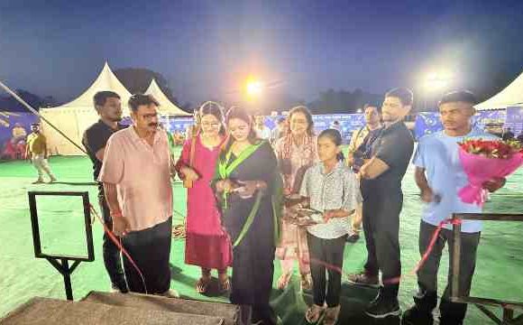 गाजीपुर में आईपीएल फैन पार्क शुरू, क्रिकेट प्रेमियों का लगा जमावड़ा, सपना सिंह रही मुख्य अतिथि।